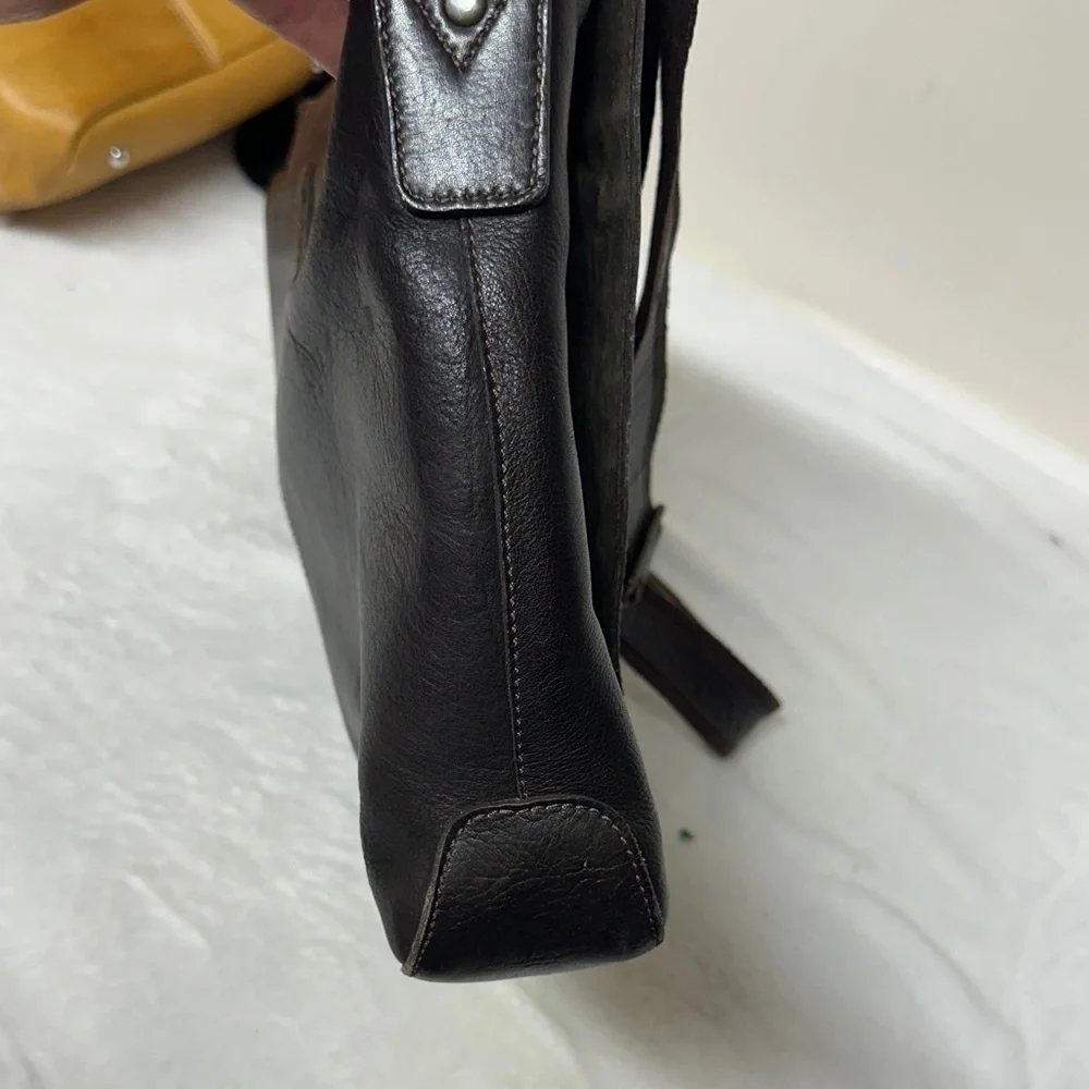 Vintage Bosi Distressed leather messenger Bag